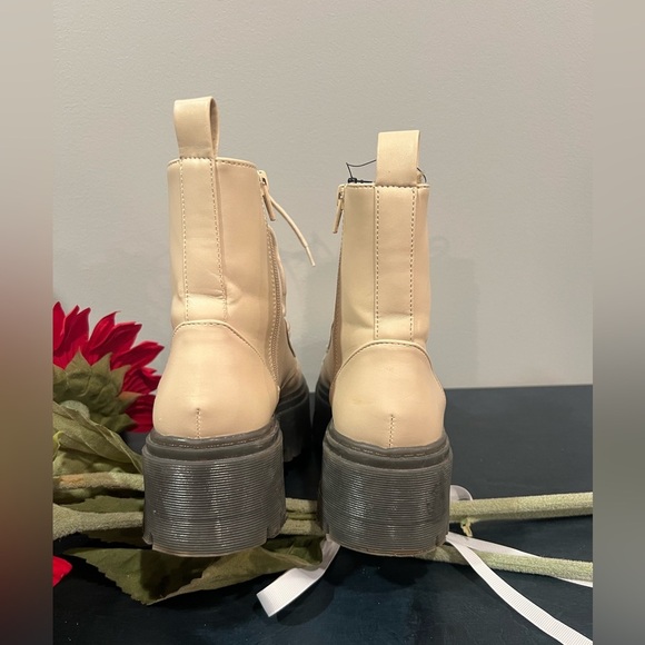 Forever 21 Chunky Platform Combat Boots Beige/Size 6 - Picture 10 of 10